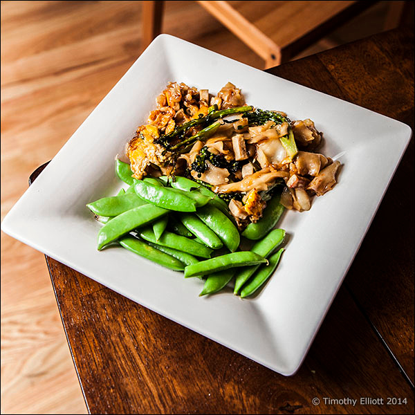 Pad See Ew with tofu and green beans